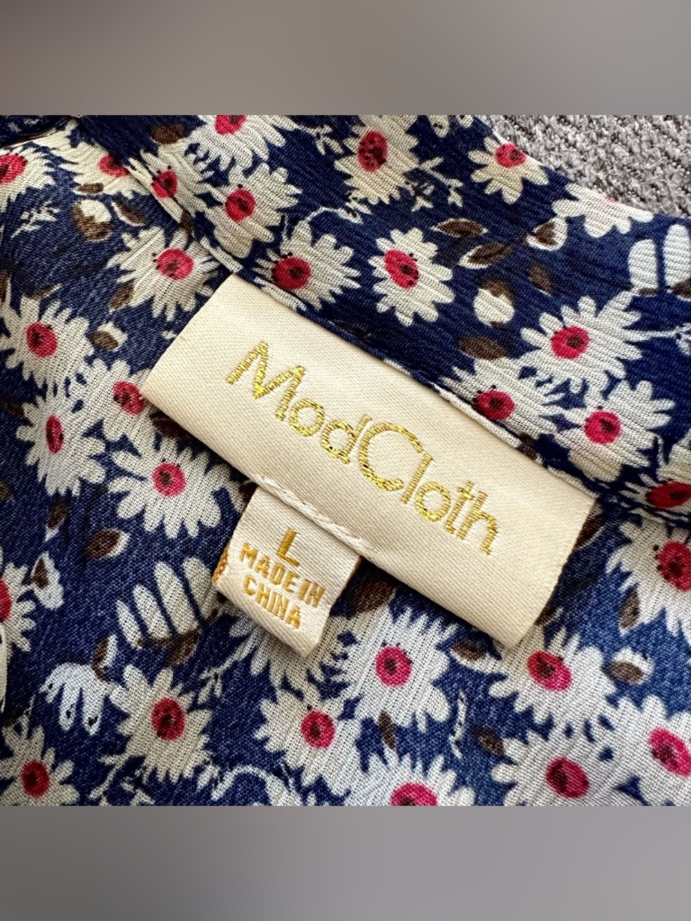 Modcloth Floral Sheer Short Sleeve Tie Neck Button Down Blouse Top Large - Picture 2 of 5